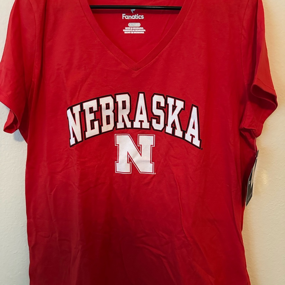 Fanatics Nebraska Huskers Short Sleeve V-Neck T-Shirt Women’s XL